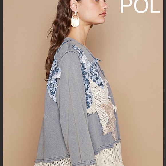 BP26🩵NEW! POL perfection in v-neck relaxed fit top w/star patches throughout🩵 - Picture 11 of 11